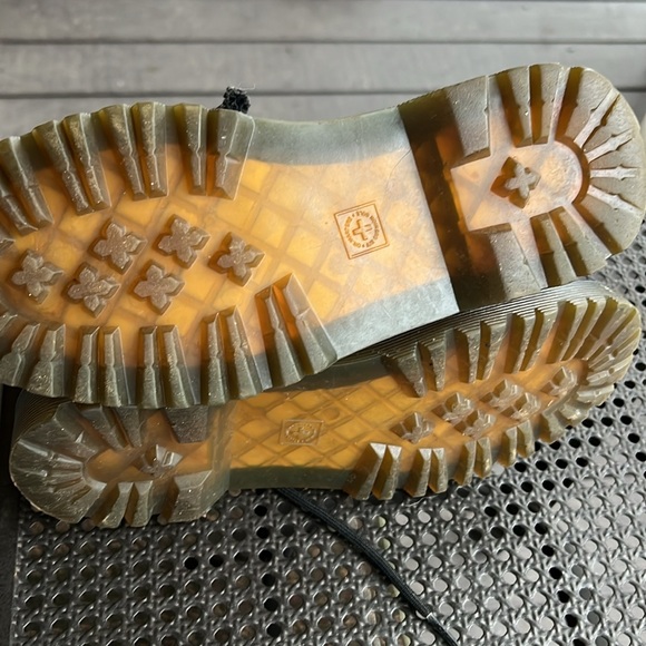 Dr Martens Boots size 8 - Picture 6 of 7